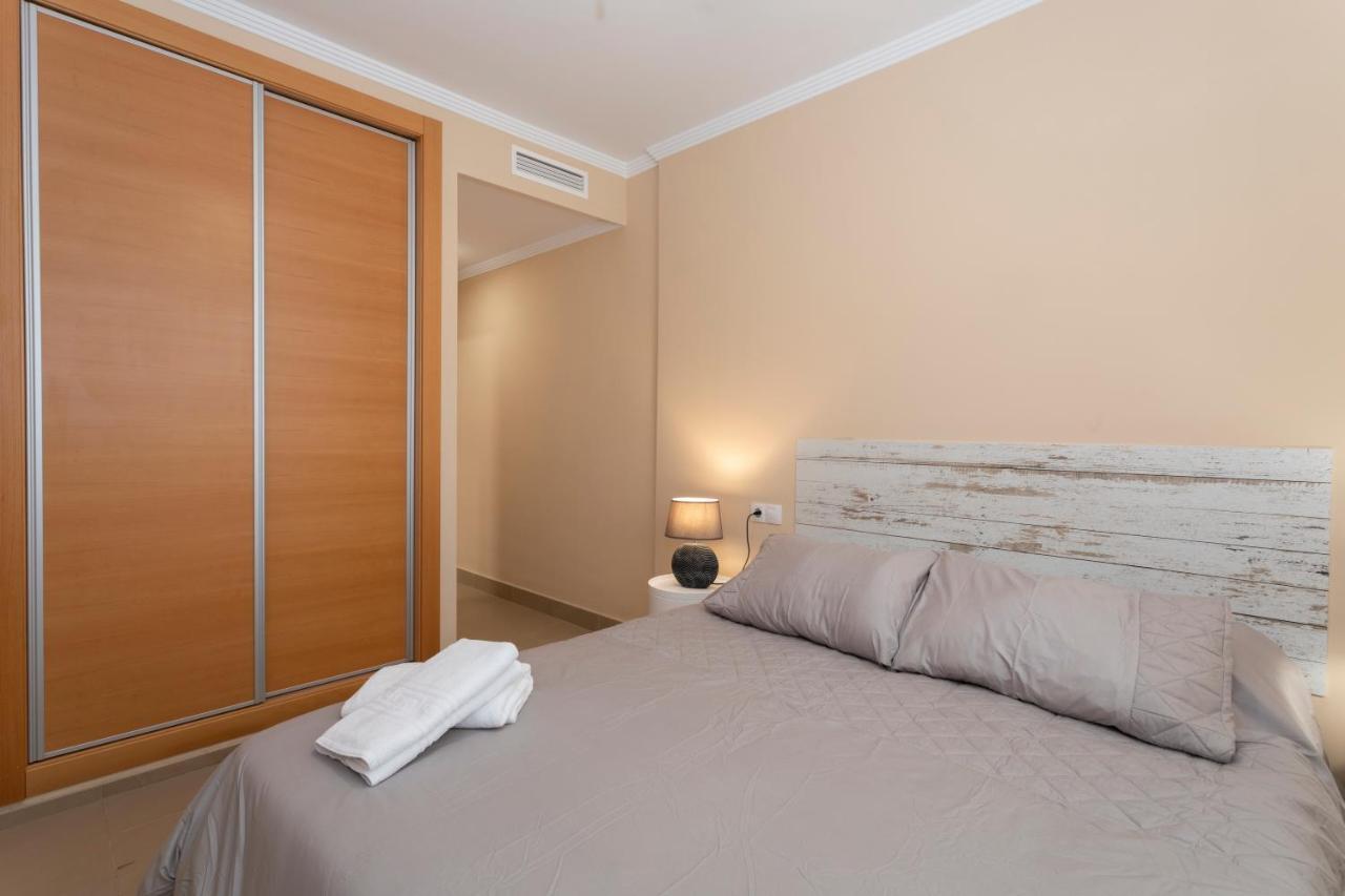Apartment Brisas B2, 2 Dormitorios, Playa A 50m, By Bookindenia *
